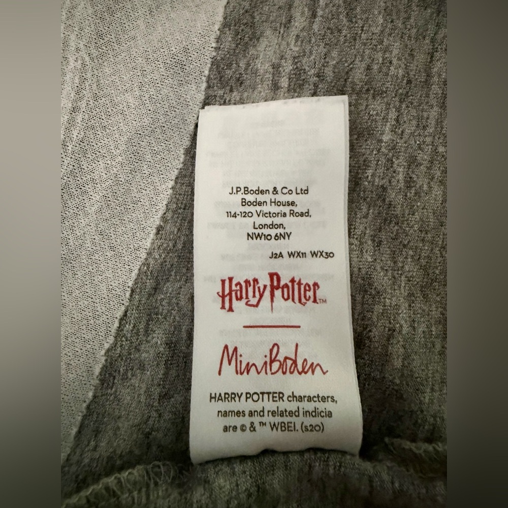 Mini Boden x Harry Potter, size 7 kids T-shirt with metallic and sequin design - Picture 5 of 6